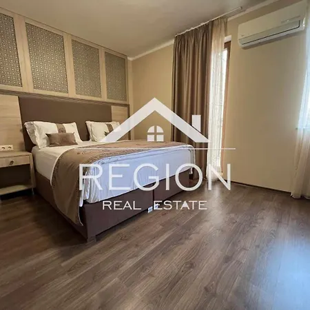 An Argisht Palace Apartament *